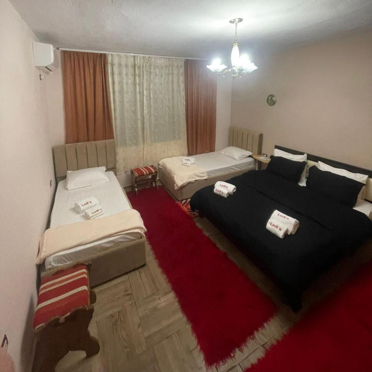 Ledi'S Apartment Gjirokastër Eksteriør bilde