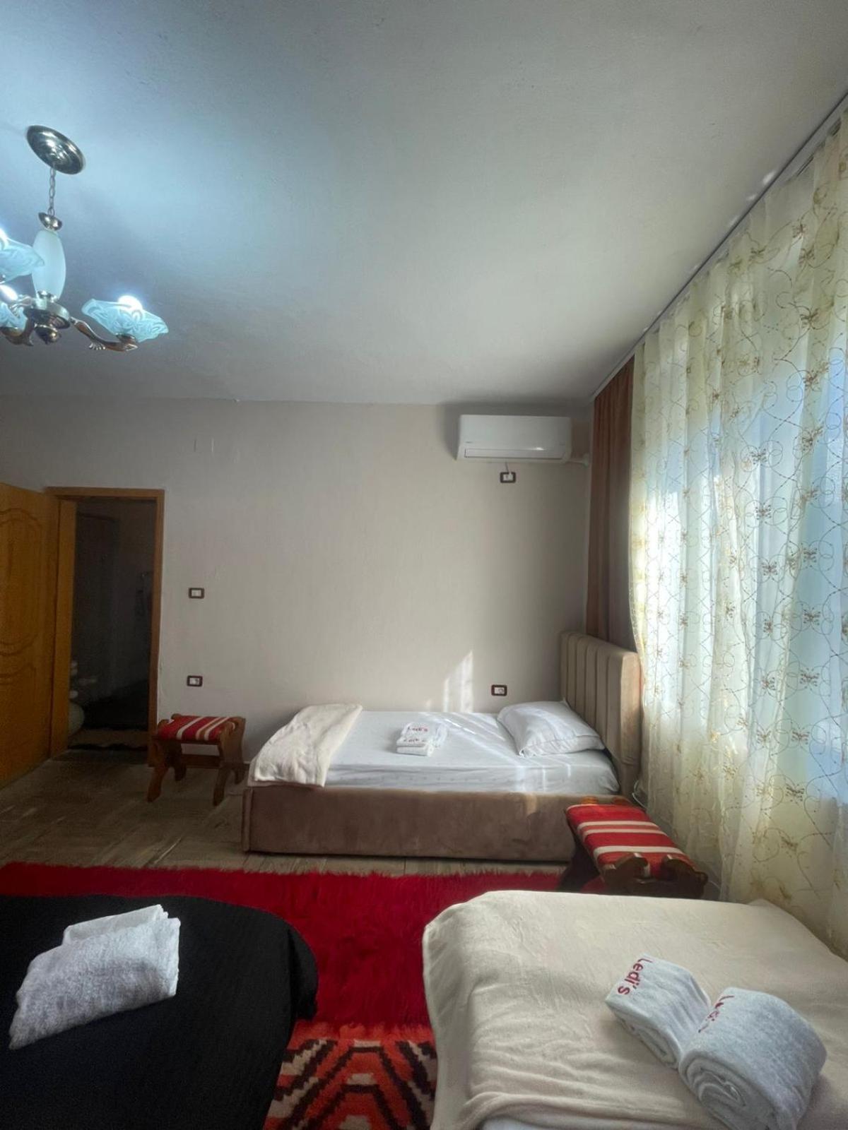 Ledi'S Apartment Gjirokastër Eksteriør bilde